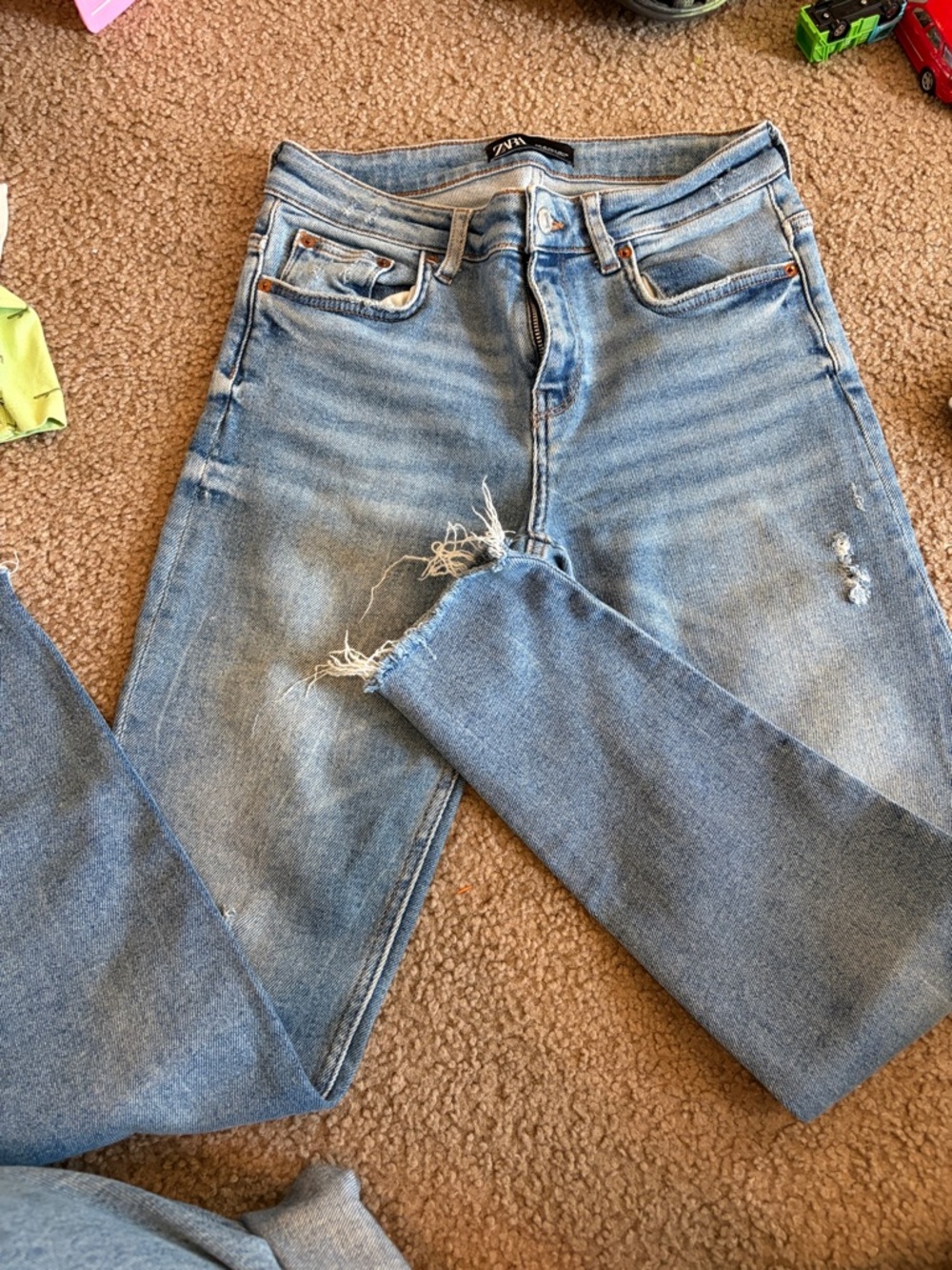 CB1 Women’s Distressed Light Wash Skinny Jeans by Zara NWOT